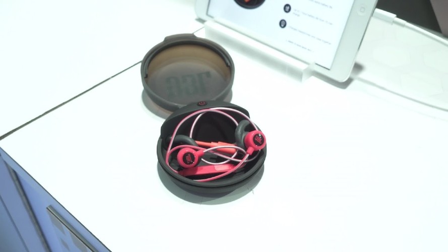 charging case wireless earbuds